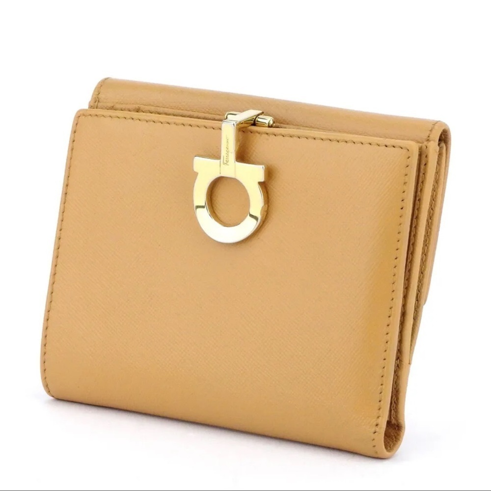 Salvatore Ferragamo Gancini Leather Bifold Wallet Unisex - Picture 1 of 9